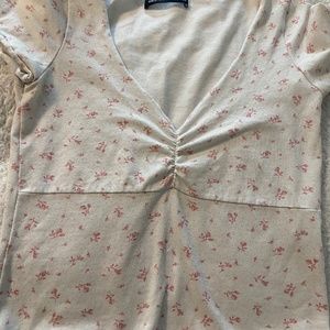 Brandy v-neck style tee